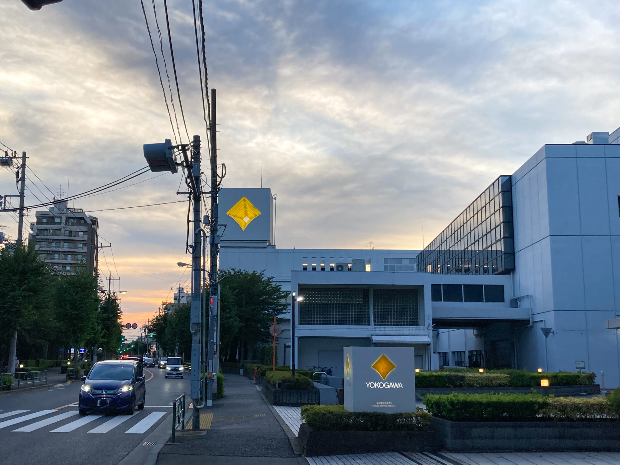 横河電機のシンボル輝いてる【むさしのフォト】 | むーなび