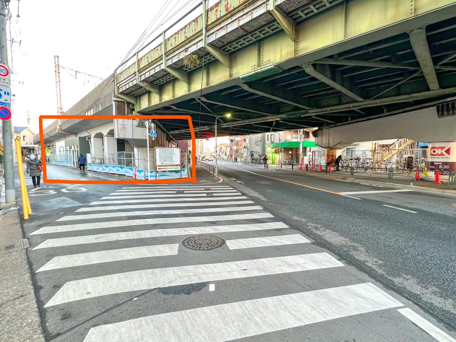 吉祥寺南町にセブンイレブンつくってる オーケー吉祥寺店の近く むーなび