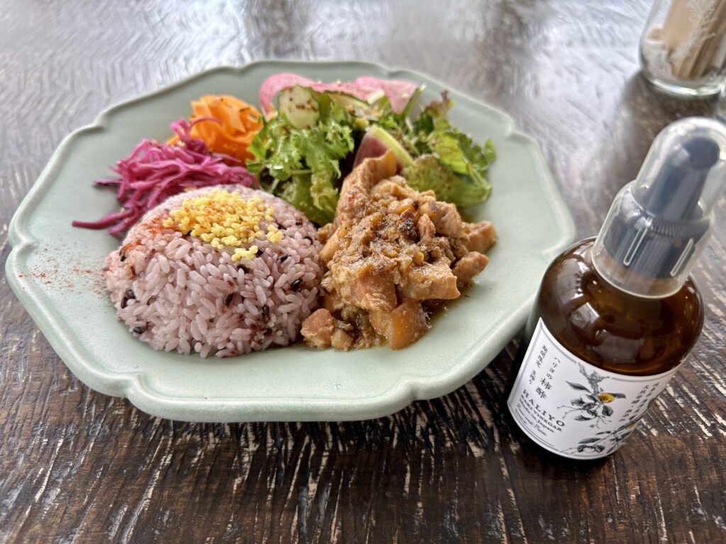 コマグラカフェ魯肉飯サブカット