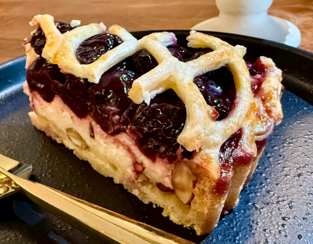 プリンセスタルト吉祥寺アメリカンチェリーとクリームチーズ