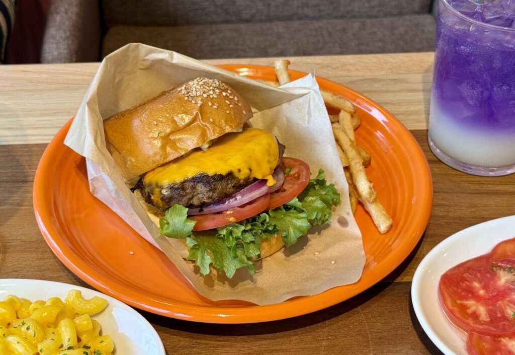 コナズ珈琲 西荻窪店ハンバーガー