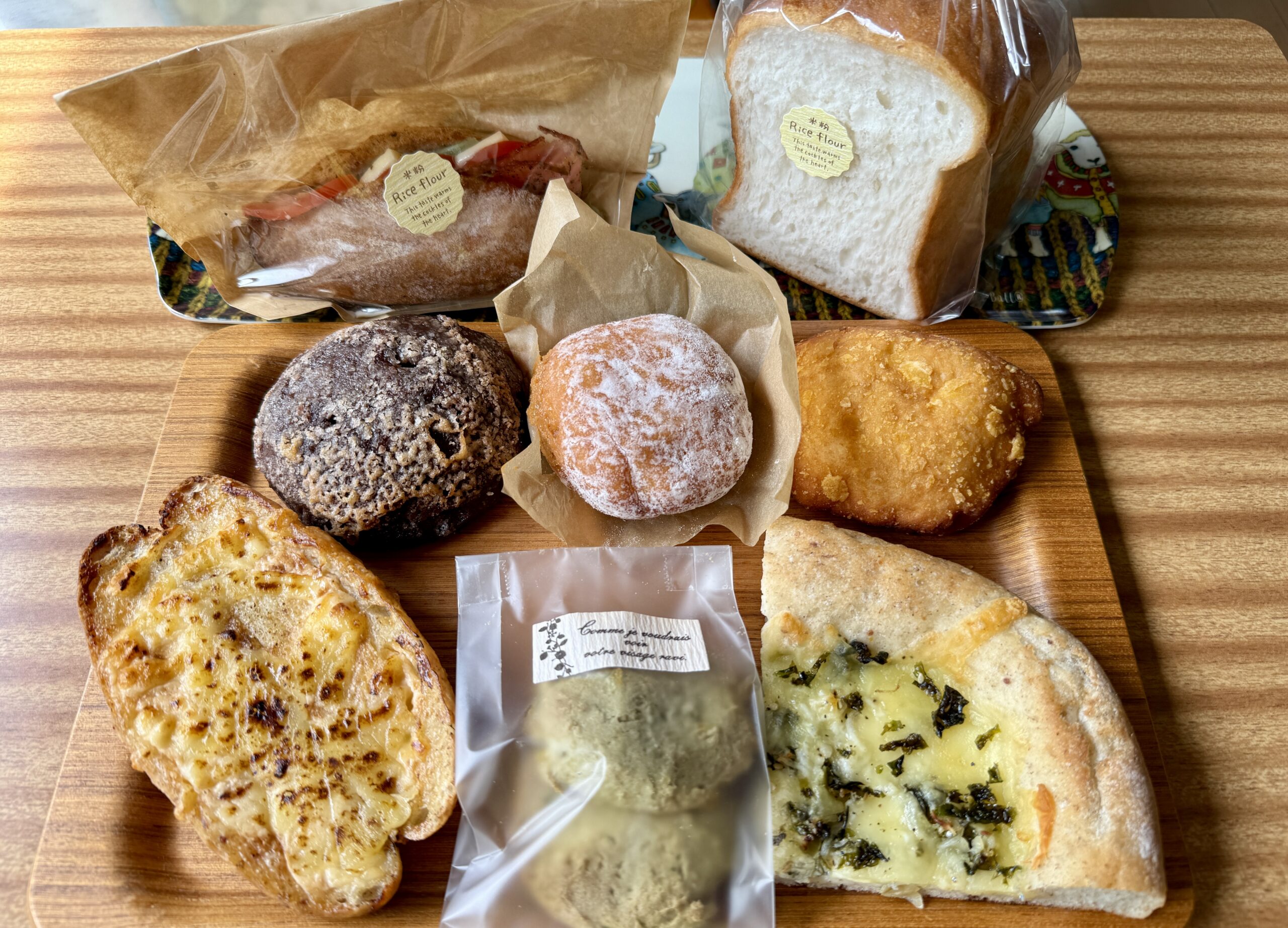 西久保「5 1/2 bakery」｜新たにオープンしたパン屋の人気パン8種を食べ比べてみた