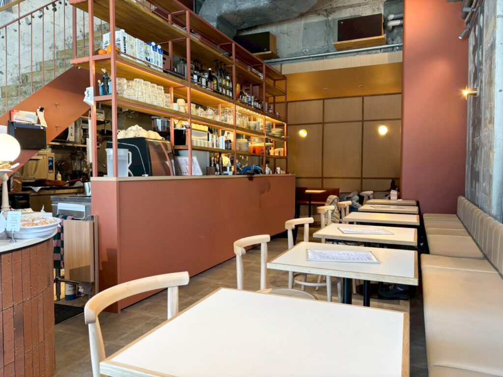 サラミナカフェサカイ